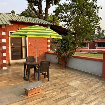 Hotel River Orchid Resort Satara Exterior foto